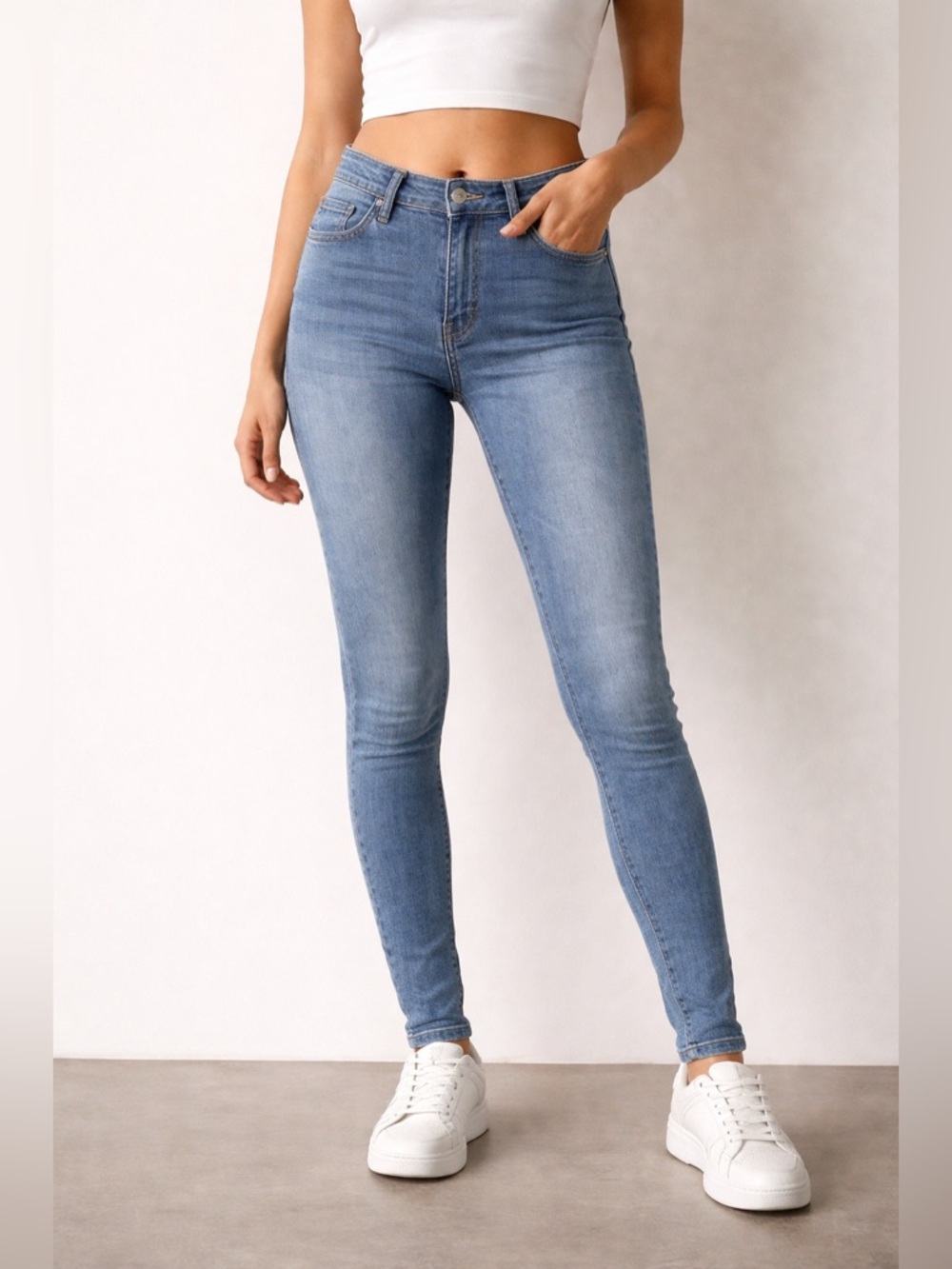 Studio Blue On The Run Mid Rise Skinny Jeans Size 27